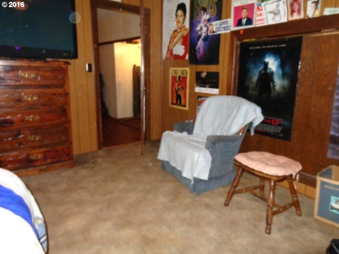 For Sale: 1061 Scotts Valley Rd Yoncalla, OR 97499