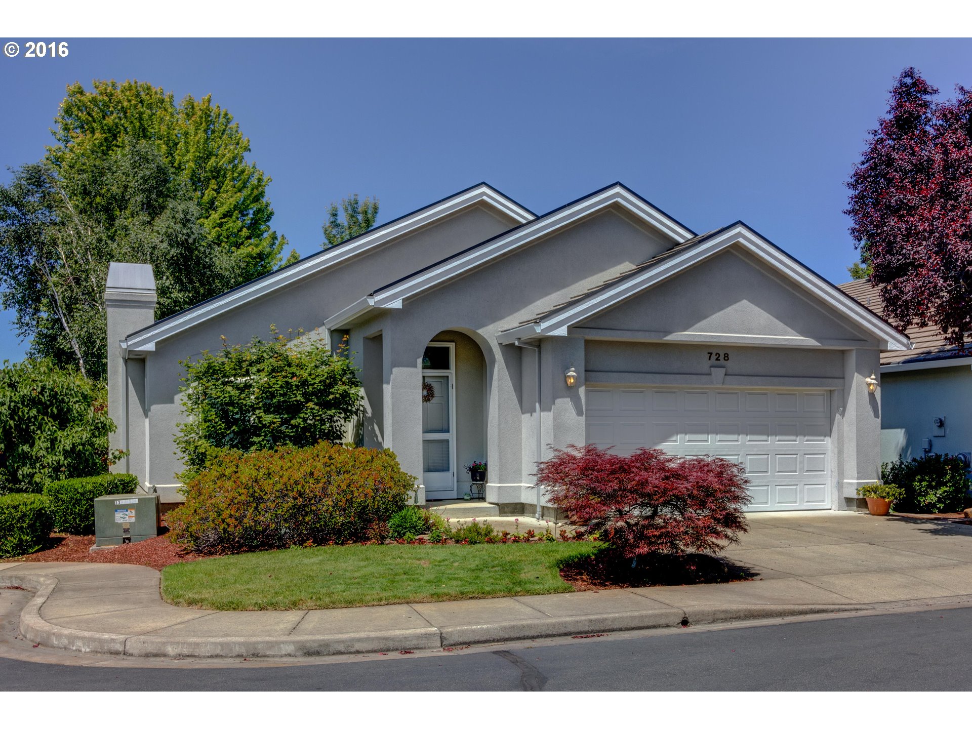 For Sale: 728 Cherrywood Dr Medford, OR 97504