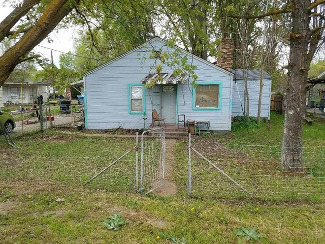 948 E Main St