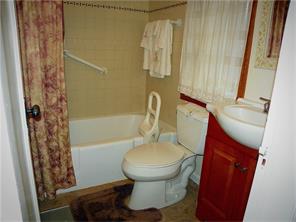 8 Lenzman Ct