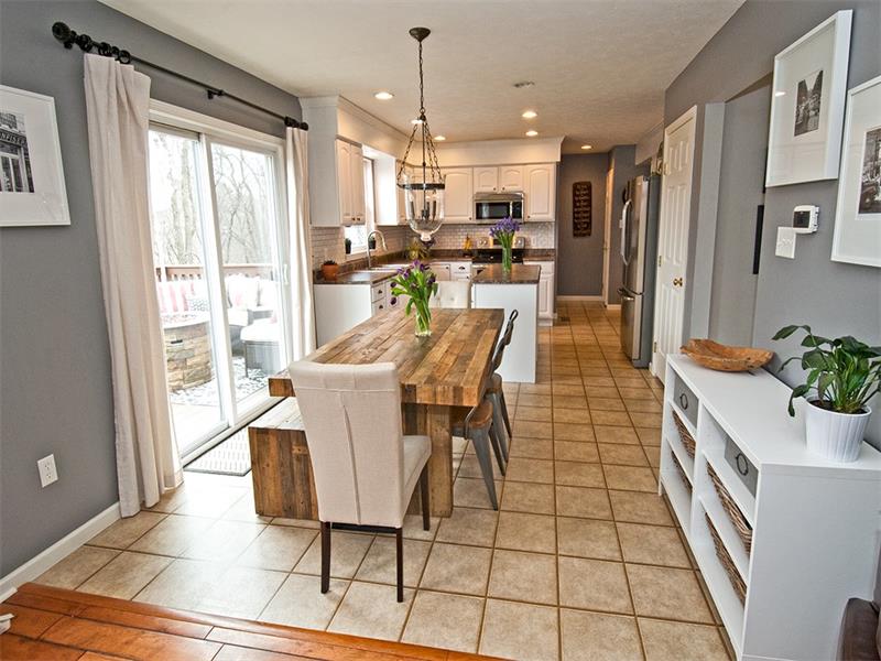 912 Village Club Dr