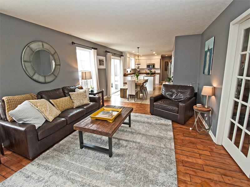 912 Village Club Dr