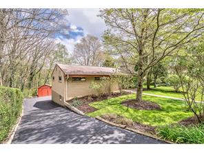 For Sale: 3990 Green Valley Dr Glenshaw, PA 15116
