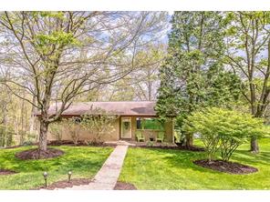 For Sale: 3990 Green Valley Dr Glenshaw, PA 15116