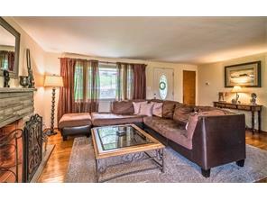 For Sale: 3990 Green Valley Dr Glenshaw, PA 15116