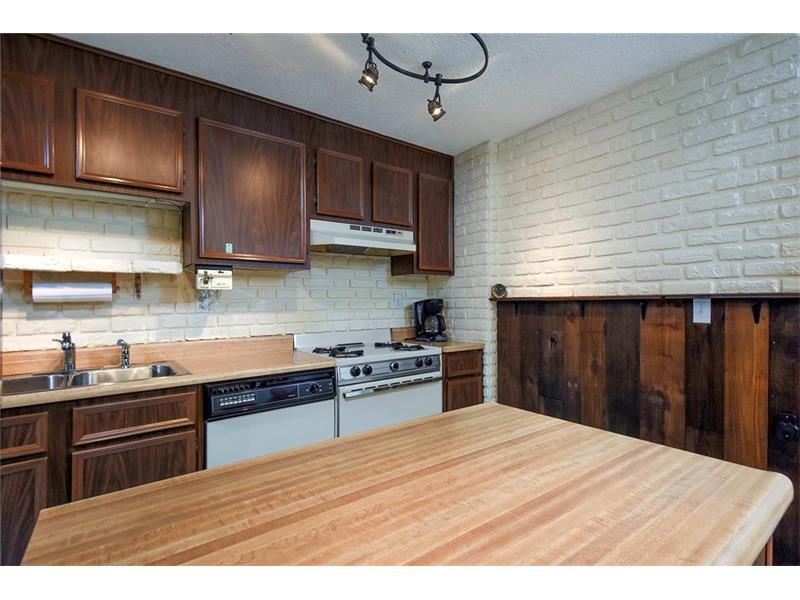 1052 Barnsley Dr