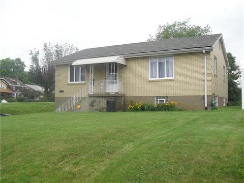 1555 Greencrest Dr
