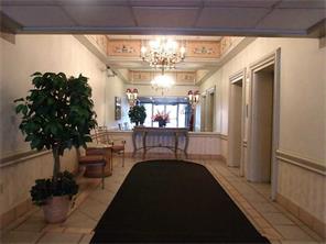 For Sale: 2160 Greentree Rd #309W Pittsburgh, PA 15220