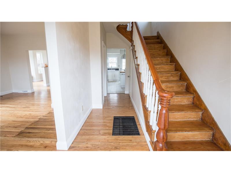 1236 E Maitland Ln