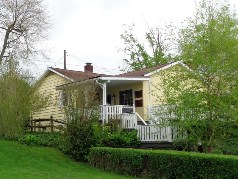 6 Meadow Ln