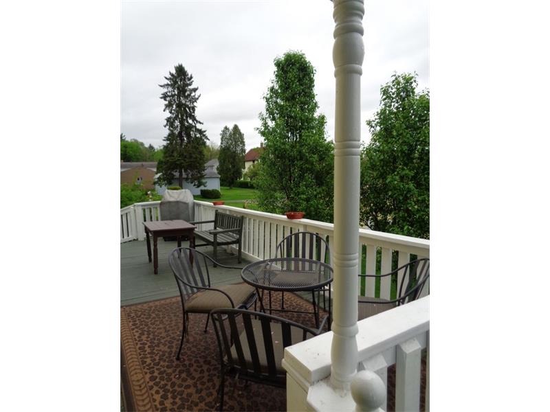 6 Meadow Ln