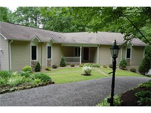 For Sale: 796 Old Mercer Rd Volant, PA 16156