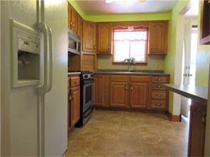 2200 Maple Dr