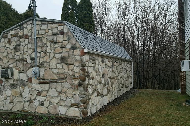 102 Hoke Dr