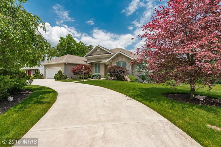 For Sale: 6229 Greenbriar Ter Fayetteville, PA 17222