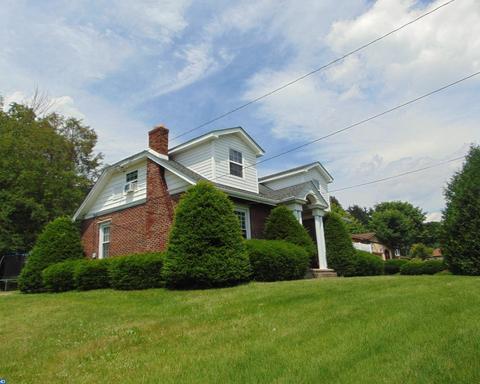 937 N Centre St