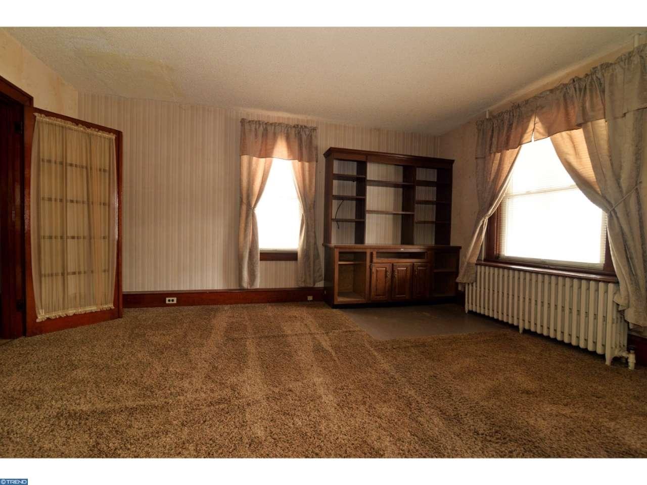 17 E Overlook Dr