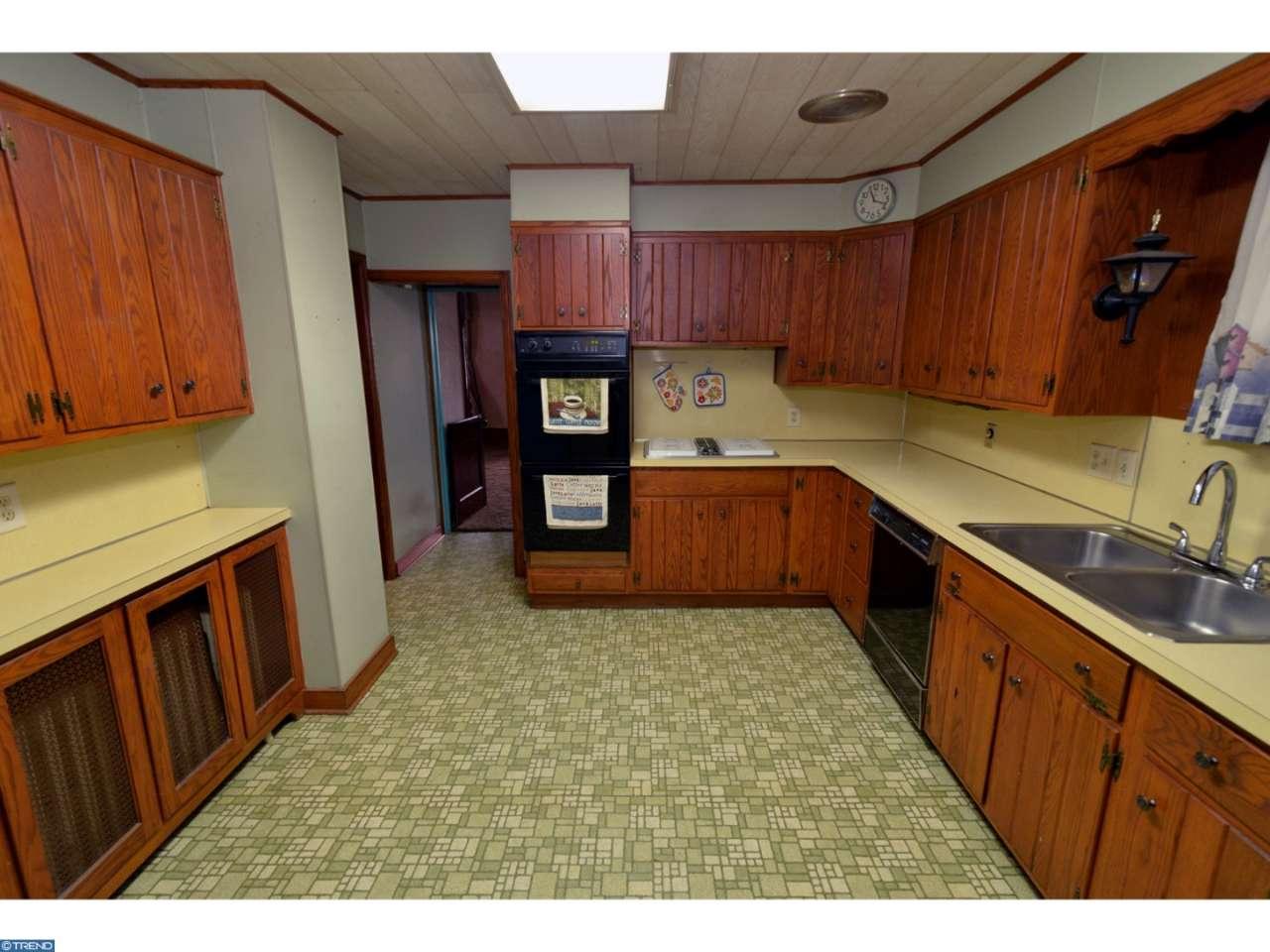 17 E Overlook Dr