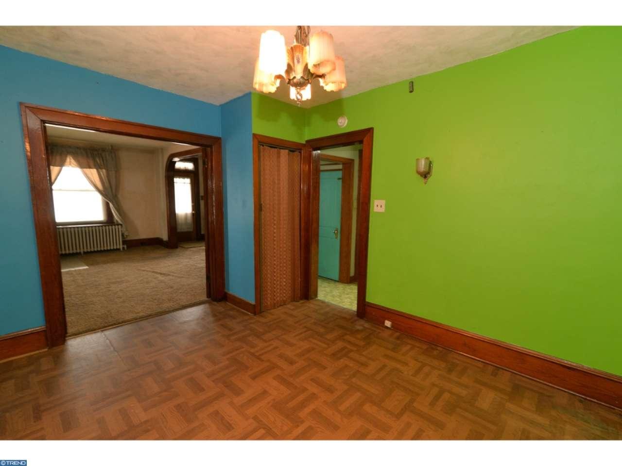 17 E Overlook Dr