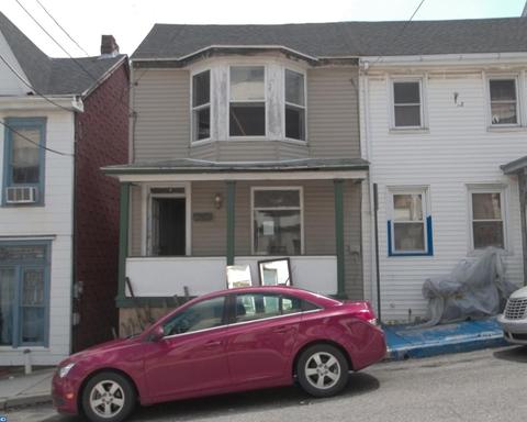 1033 E Centre St