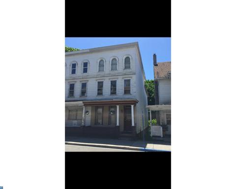 1033 E Centre St