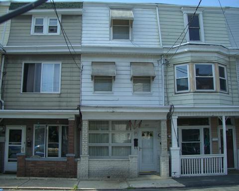 1033 E Centre St
