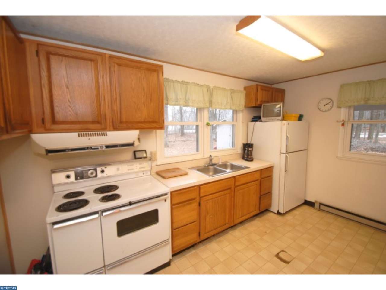 46 E High St