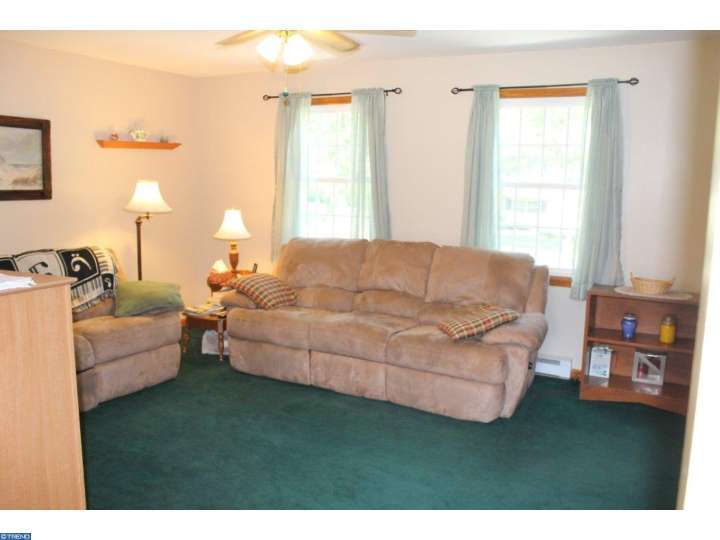 For Sale: 532 Junction Ln Quakertown, PA 18951