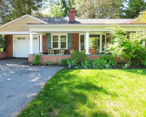 114 Hunt Club Ln