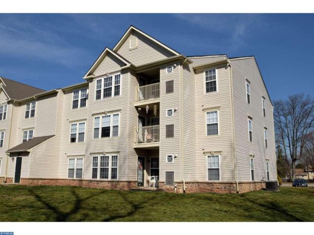 907 Dolores Ln