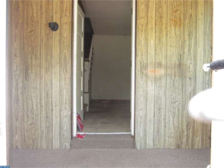 For Sale: 633 Jansen Ave Essington, PA 19029