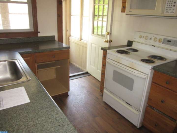 For Sale: 633 Jansen Ave Essington, PA 19029