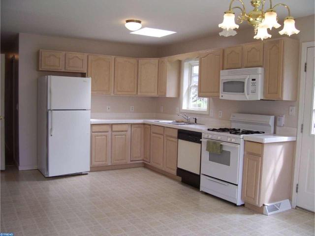 24 Dana Ct