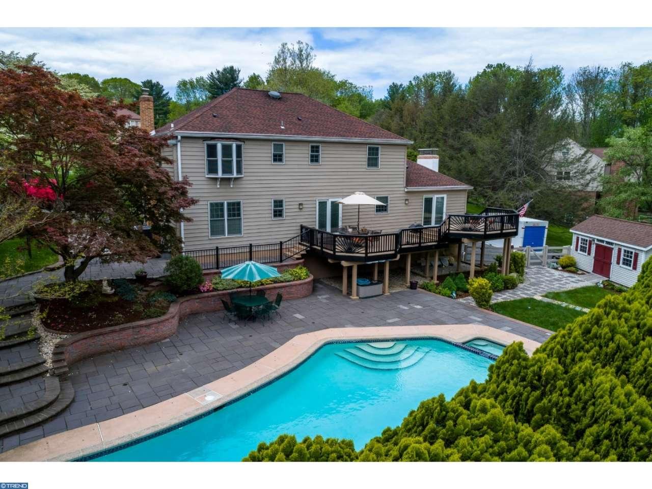 15 Kenmore Ln