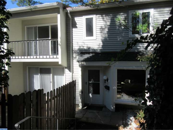 231 E Chelsea Cir