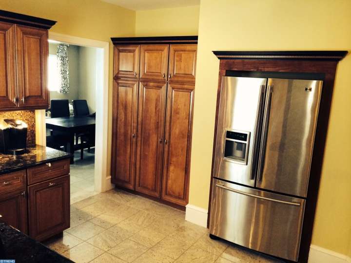 105 S Fairview Ave, Upper Darby PA 19082