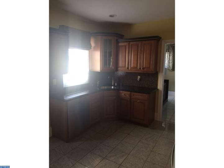 105 S Fairview Ave, Upper Darby PA 19082
