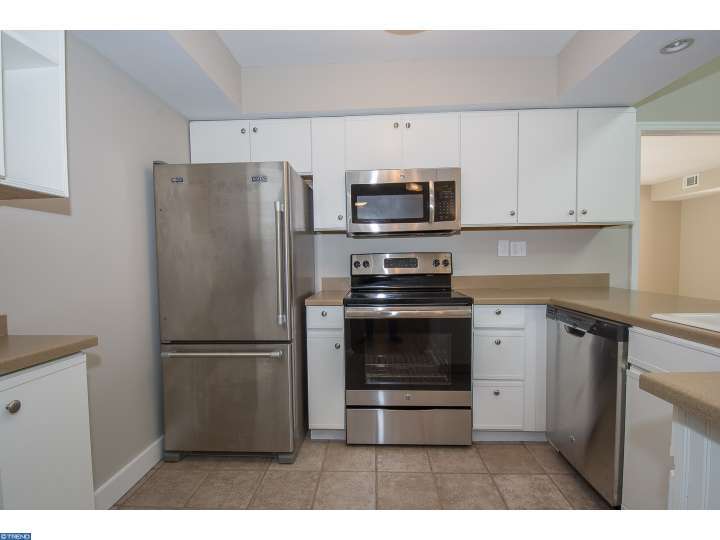 823 Washington Pl #23