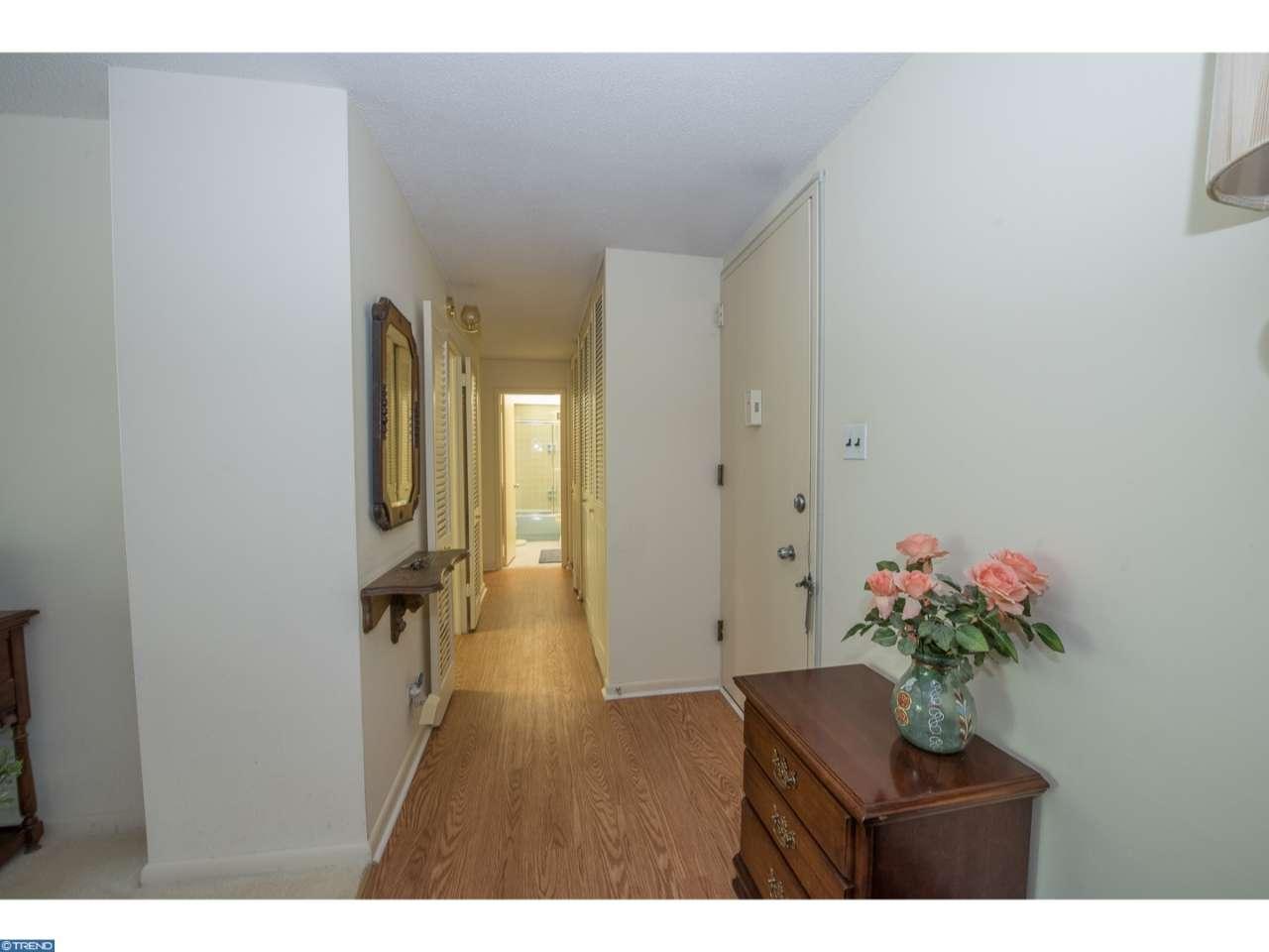 1366 Westbury Dr