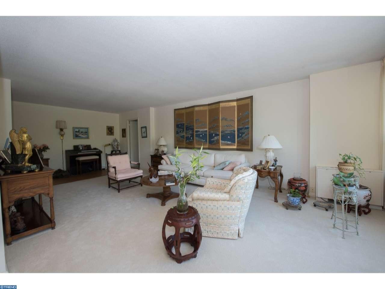 1366 Westbury Dr