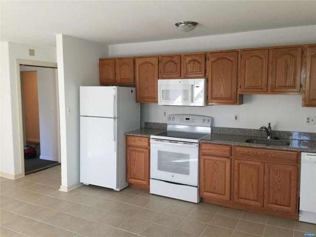 715 Walnut St #2R