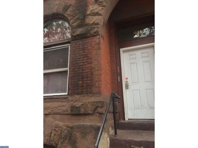 715 Walnut St #2R