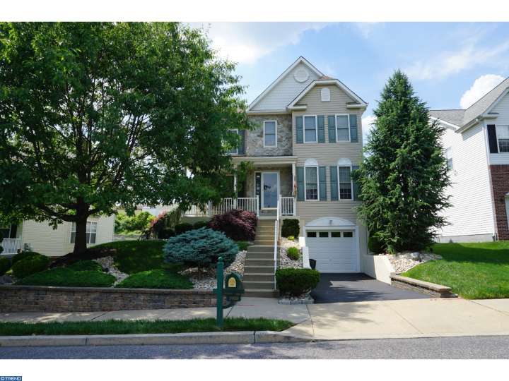 For Sale: 9980 Gardenia Ln Philadelphia, PA 19115