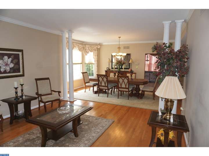 For Sale: 9980 Gardenia Ln Philadelphia, PA 19115