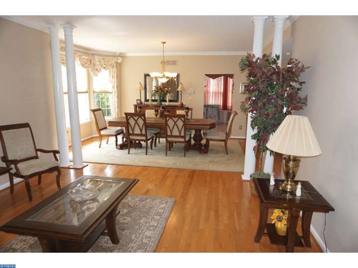 For Sale: 9980 Gardenia Ln Philadelphia, PA 19115