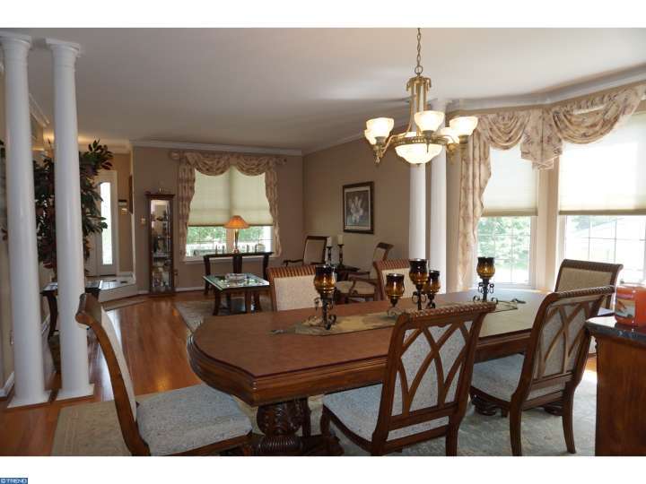 For Sale: 9980 Gardenia Ln Philadelphia, PA 19115
