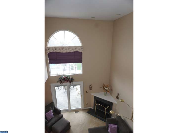 For Sale: 9980 Gardenia Ln Philadelphia, PA 19115