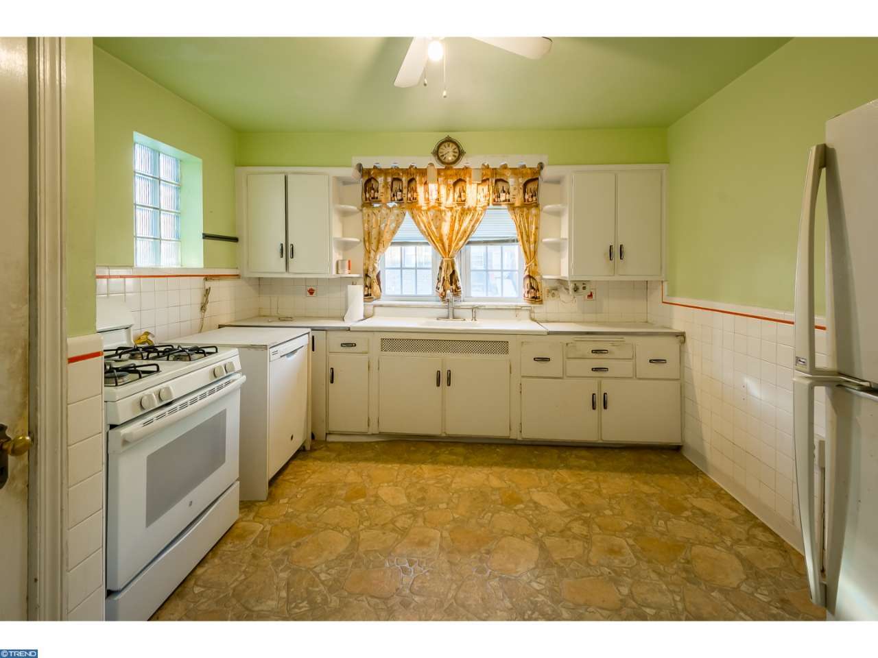 1052 Edgemore Rd