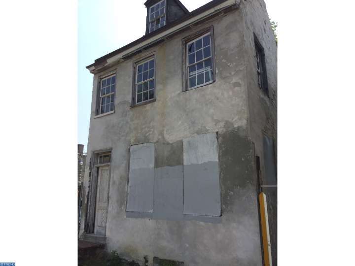 For Sale: 62 W Queen Ln Philadelphia, PA 19144