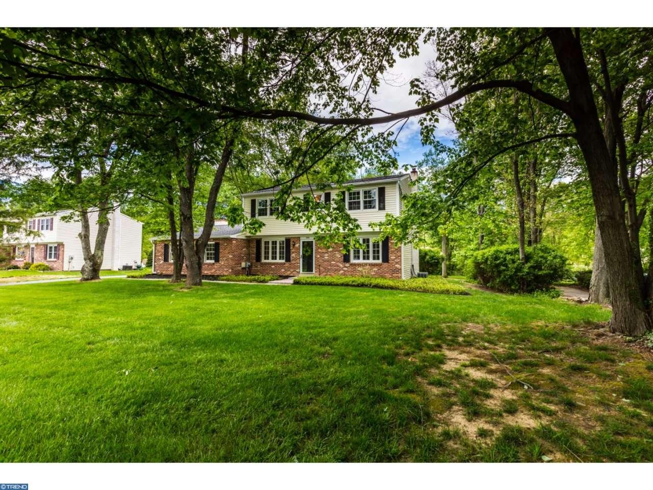 1605 Loretta Ln
